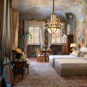 Piazza Pitti Palace - Residenza D'epoca Bed & Breakfast